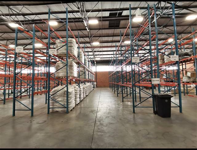 5,862M² WAREHOUSE FOR SALE IN POMONA